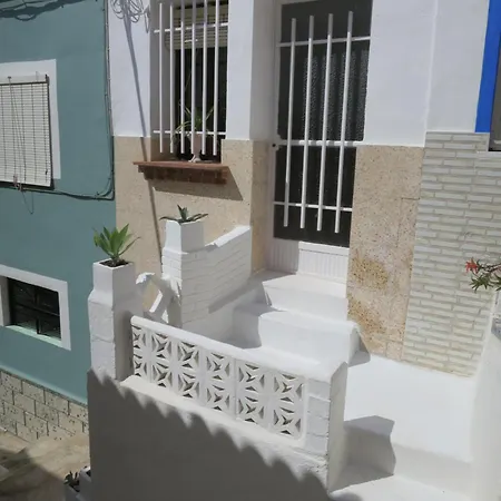 Casa Al Castillo - Charming & Authentic Townhouse - Terrace With Stunning Castle Views بيت للعطل